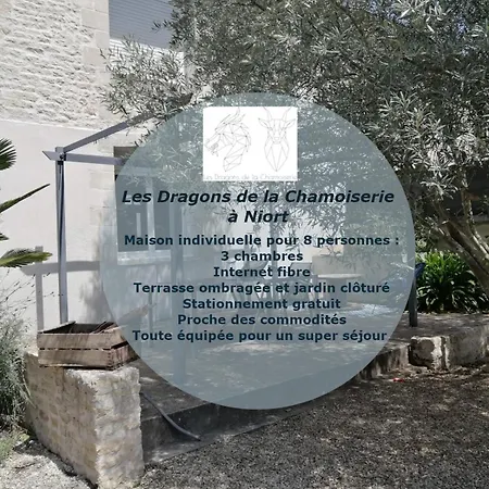 Jolie Maison De Avec Un Exterieur Au Calme - Les Dragons De La Chamoiserie *