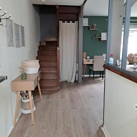 Semesterbostad Jolie Maison De Avec Un Exterieur Au Calme - Les Dragons De La Chamoiserie *